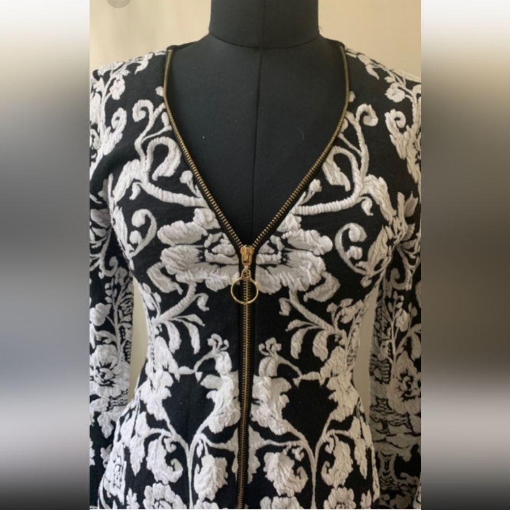 NWT.Inc International Concepts Floral Zip-Up Sweater Dress. - Picture 2 of 6